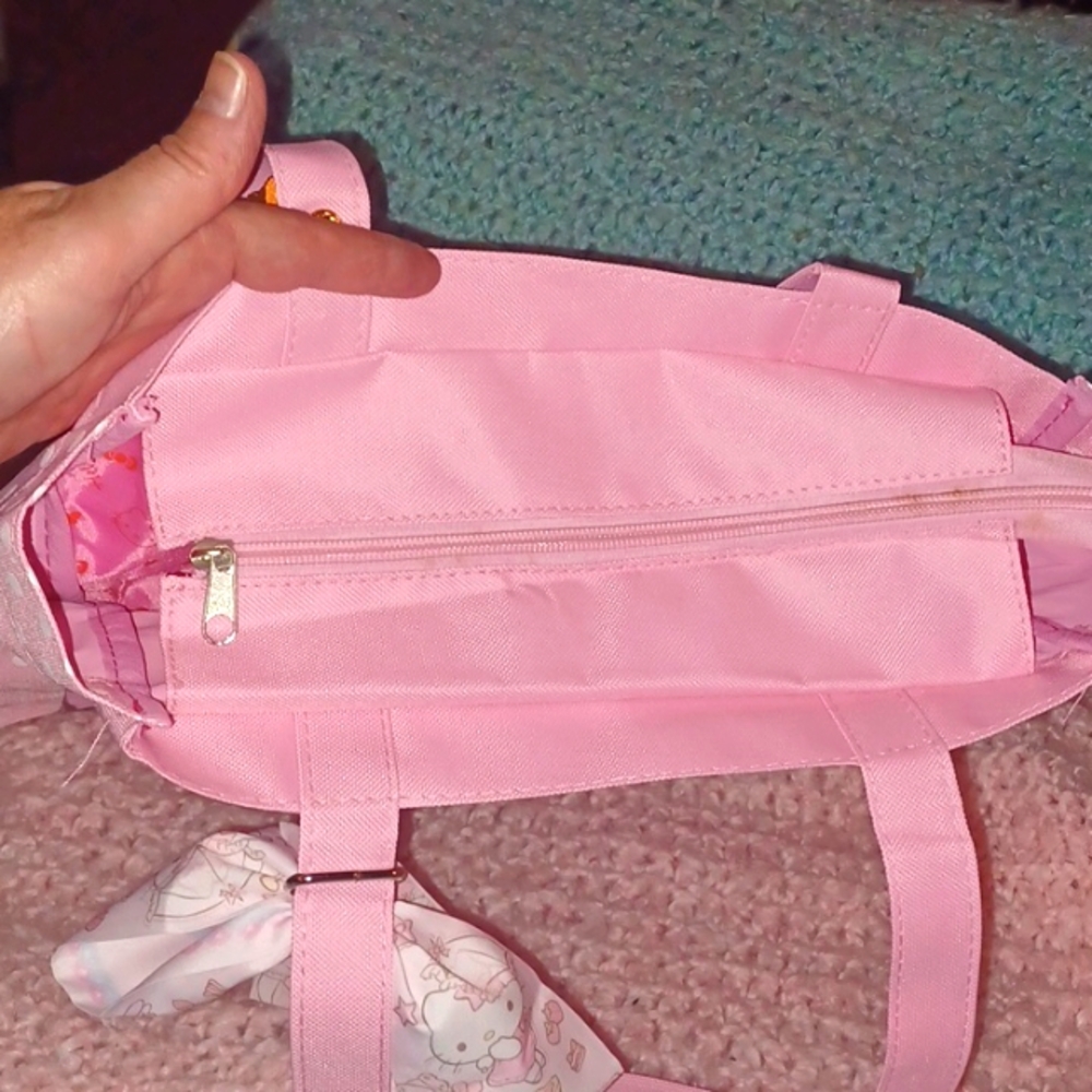 Pink Hello Kitty Bag with Ribbon 🎀 - Picture 12 of 13
